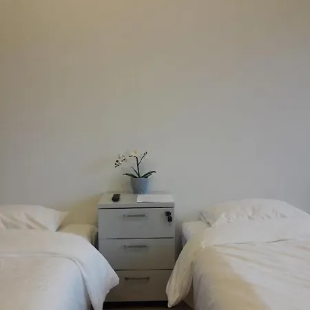 Expo Nadarzyn 3rooms Апартаменты *