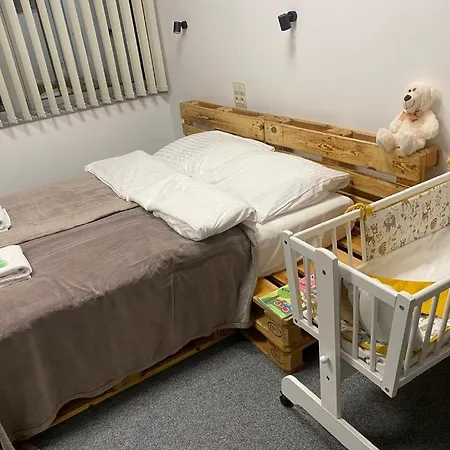 Expo Nadarzyn 3rooms Апартаменты Kajetany